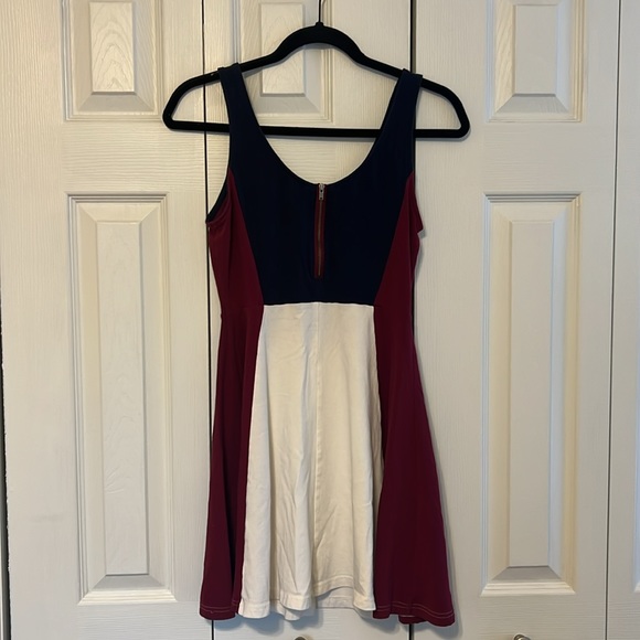 Express Outlet Color Block Sleeveless Swing Dress - Picture 3 of 5